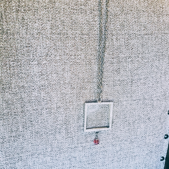 Silver picture frame necklace - Picture 5 of 6